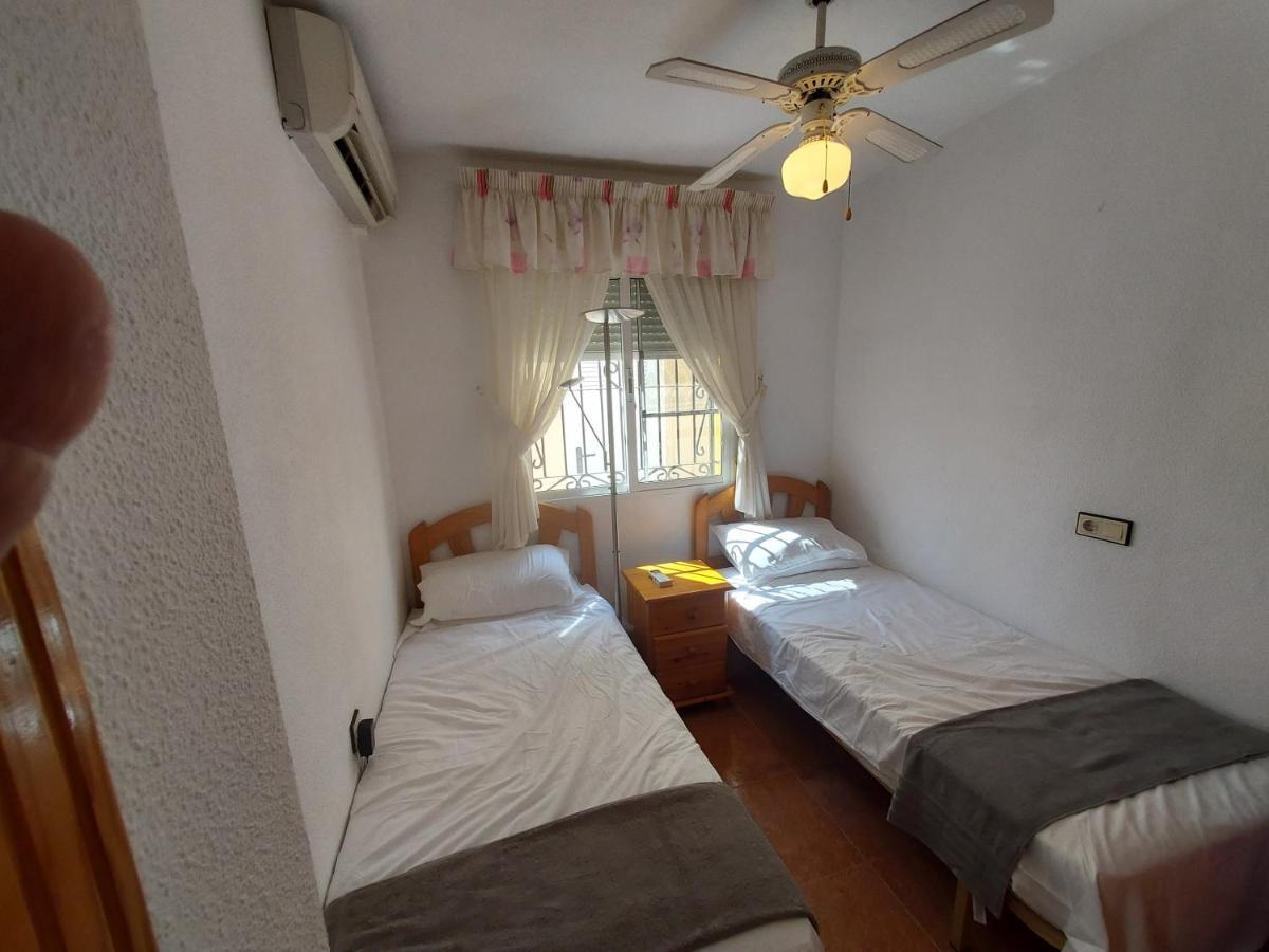 Orihuela - Sleeps 6 - Pool - Parking - Petfriendly Villa Bagian luar foto